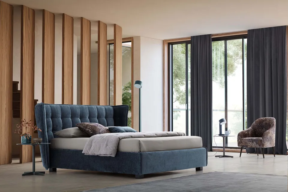 מיטה מרופדת עם כנפיים Aspen של LeComfort