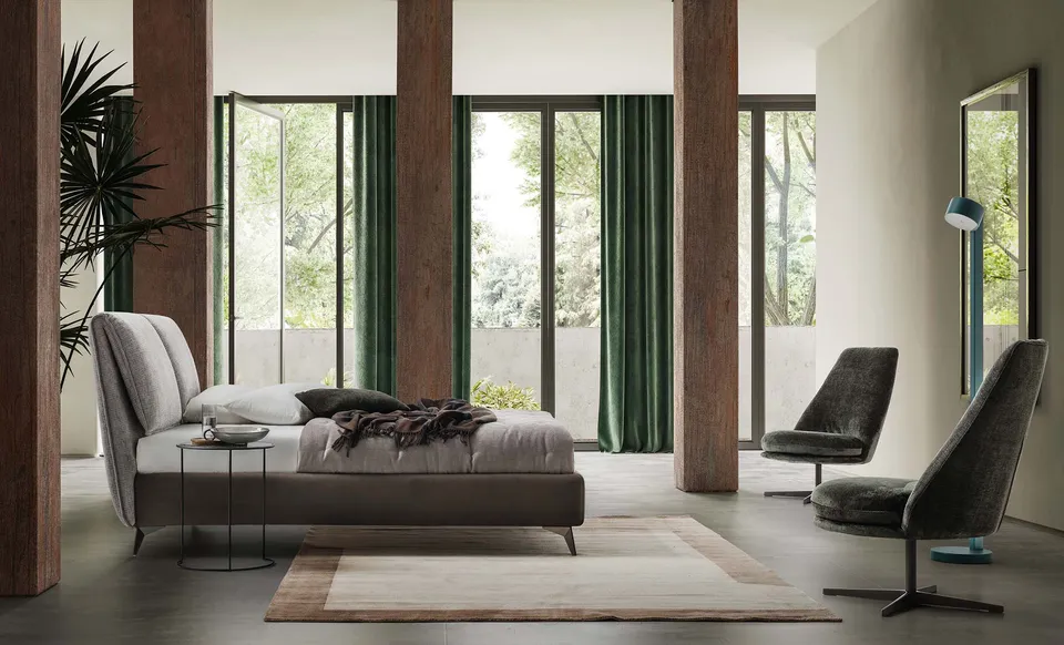 מיטה מרופדת Fold של LeComfort בריפוד דו־גוני עם כריות ראש מתכווננות