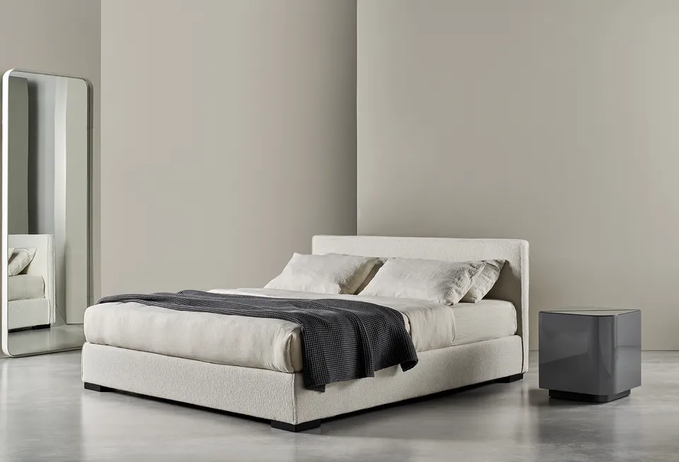 מיטה מרופדת Stone של Meridiani