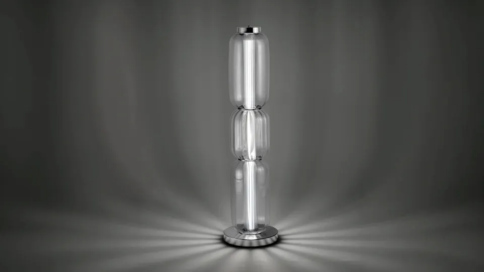 מנורת רצפה Lanterna totem של Reflex Angelo עם גוף זכוכית אומנותית ובסיס כרום