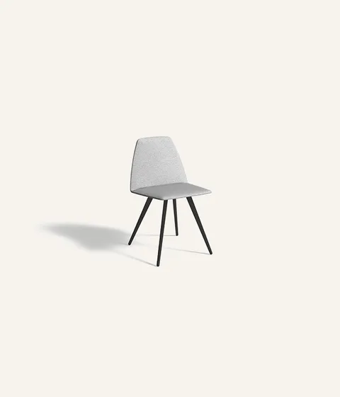 כיסא על בסיס חרוטי Sila cone shaped של Sovet Italia