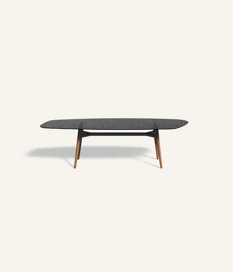 שולחן אוכל אסימטרי Lewood Shaped 03 של Sovet Italia
