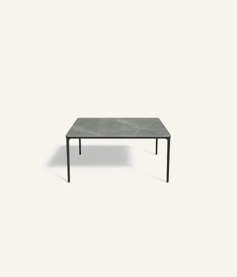 שולחן אוכל מרובע Slim Square של Sovet Italia
