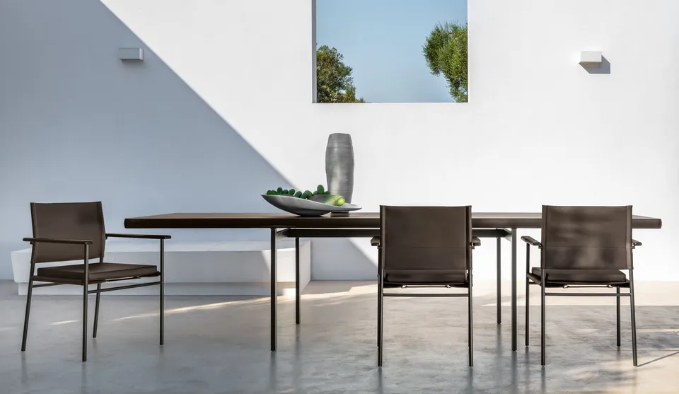 שולחן אוכל ארוך Allure 300×95 של Talenti, משטח עץ ומבנה אלומיניום