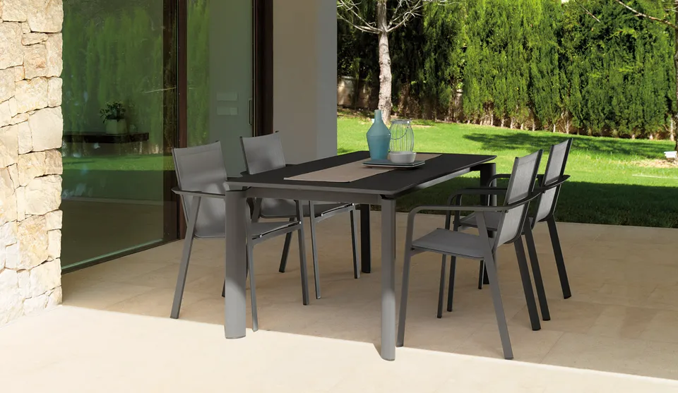 שולחן אוכל נפתח Milo 160×95 של Talenti מאלומיניום