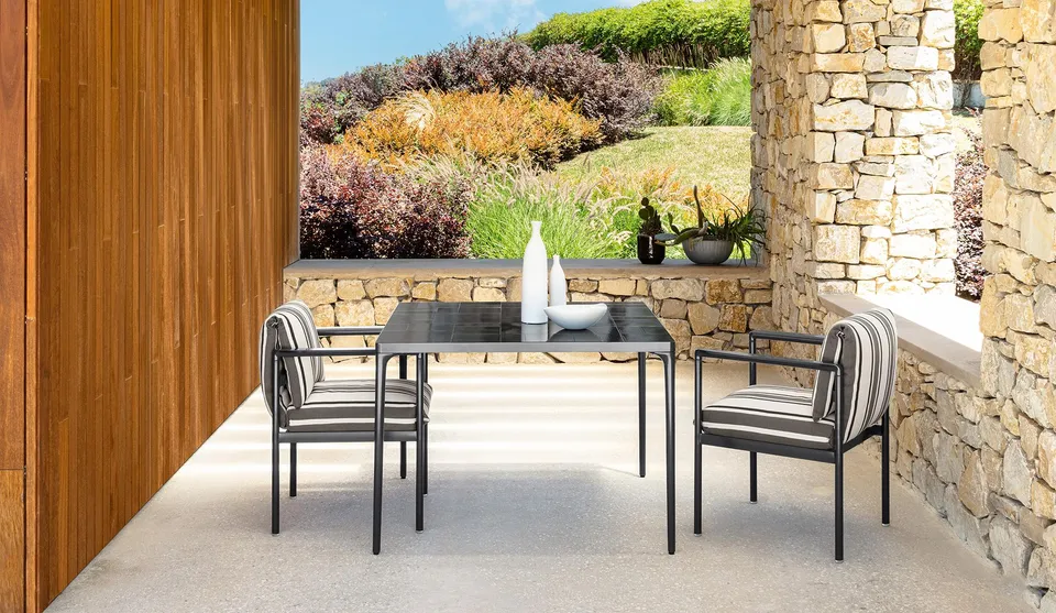 שולחן אוכל מרובע Nalu 106×106 של Talenti עם משטח פסיפס