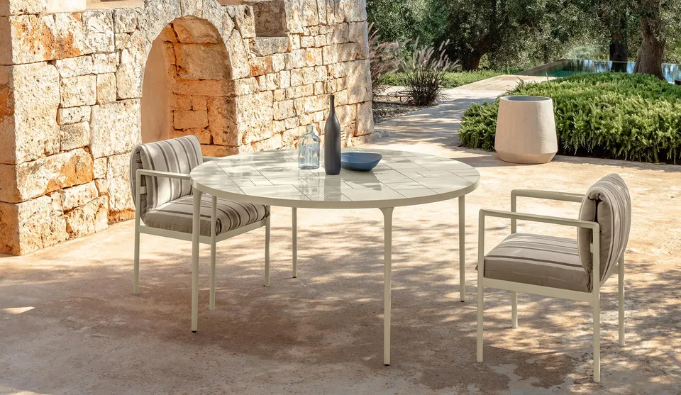 שולחן אוכל עגול Nalu D150 של Talenti עם משטח פסיפס