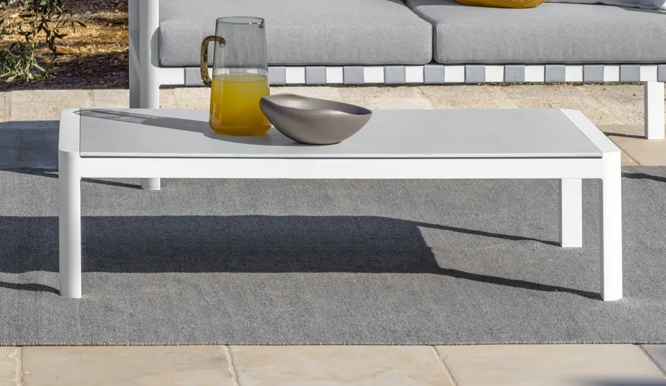 שולחן קפה Nunù של Talenti עם משטח Stoneglass